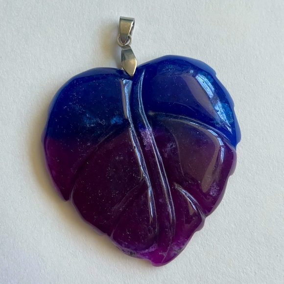 Multi-Color Quartz Carved Leaf Pendant with Stainless Bail - Picture 3 of 5